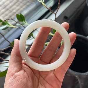 He Tian White Jade Bangle